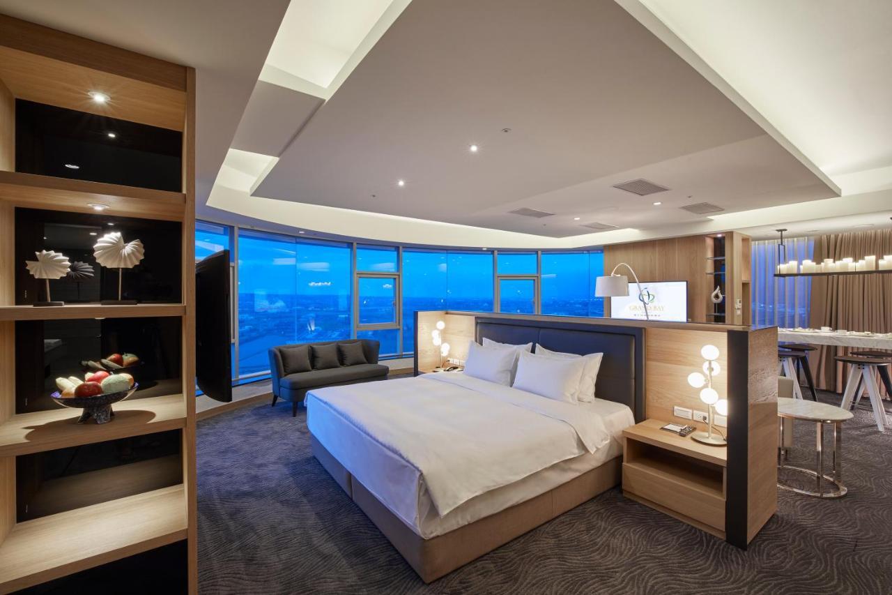 Grand Bay Resort Hotel Heng-ch'un Εξωτερικό φωτογραφία A suite at the hotel