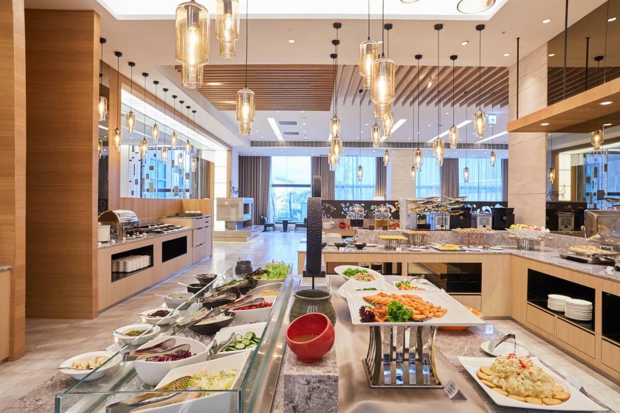 Grand Bay Resort Hotel Heng-ch'un Εξωτερικό φωτογραφία The buffet at the hotel